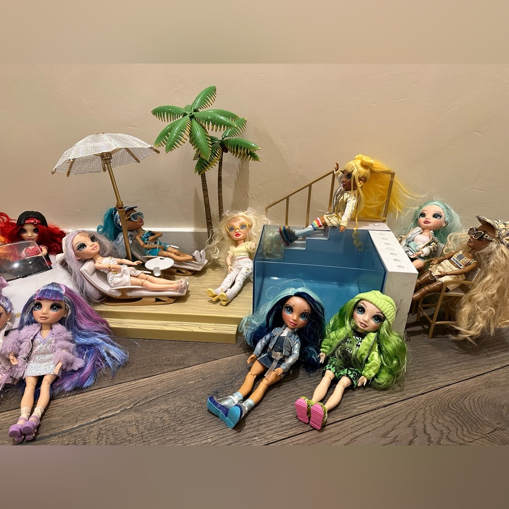 Rainbow High dolls set